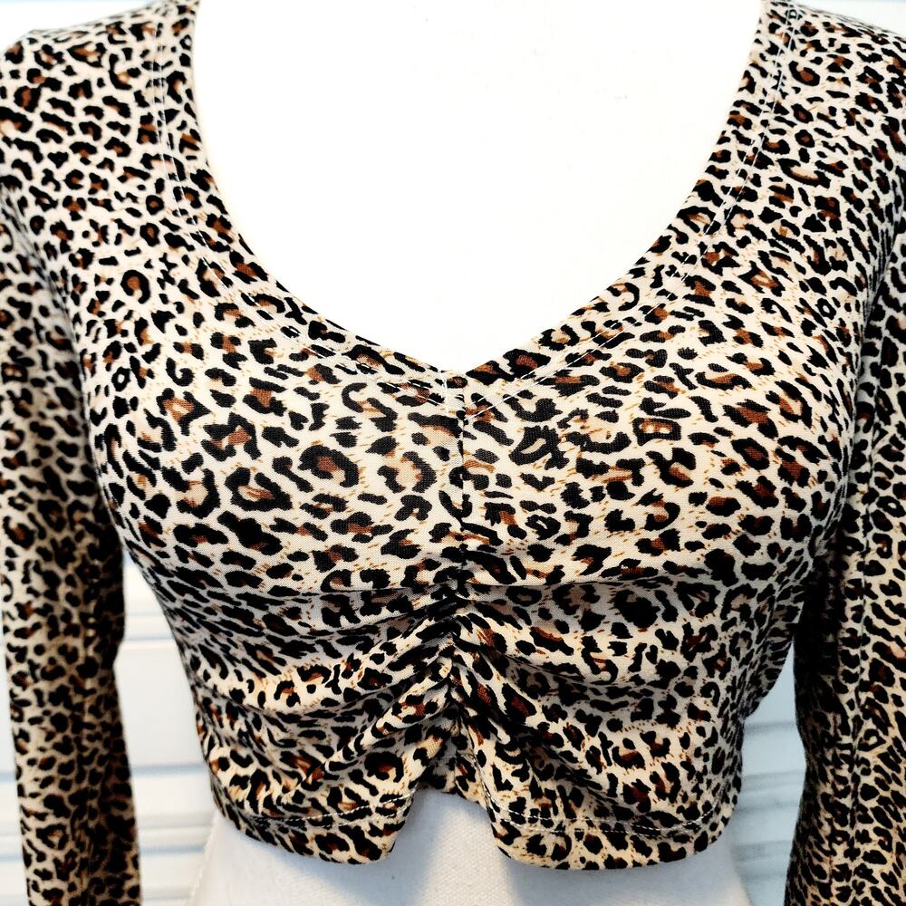 Shein Leopard Ruched front Crop Top XS*long sleeve*XS/2